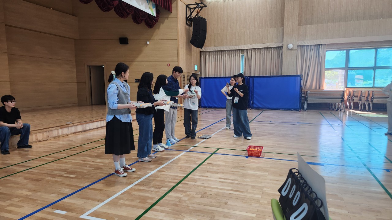 ▲ 판 뒤집기와 릴레이 미션 장면