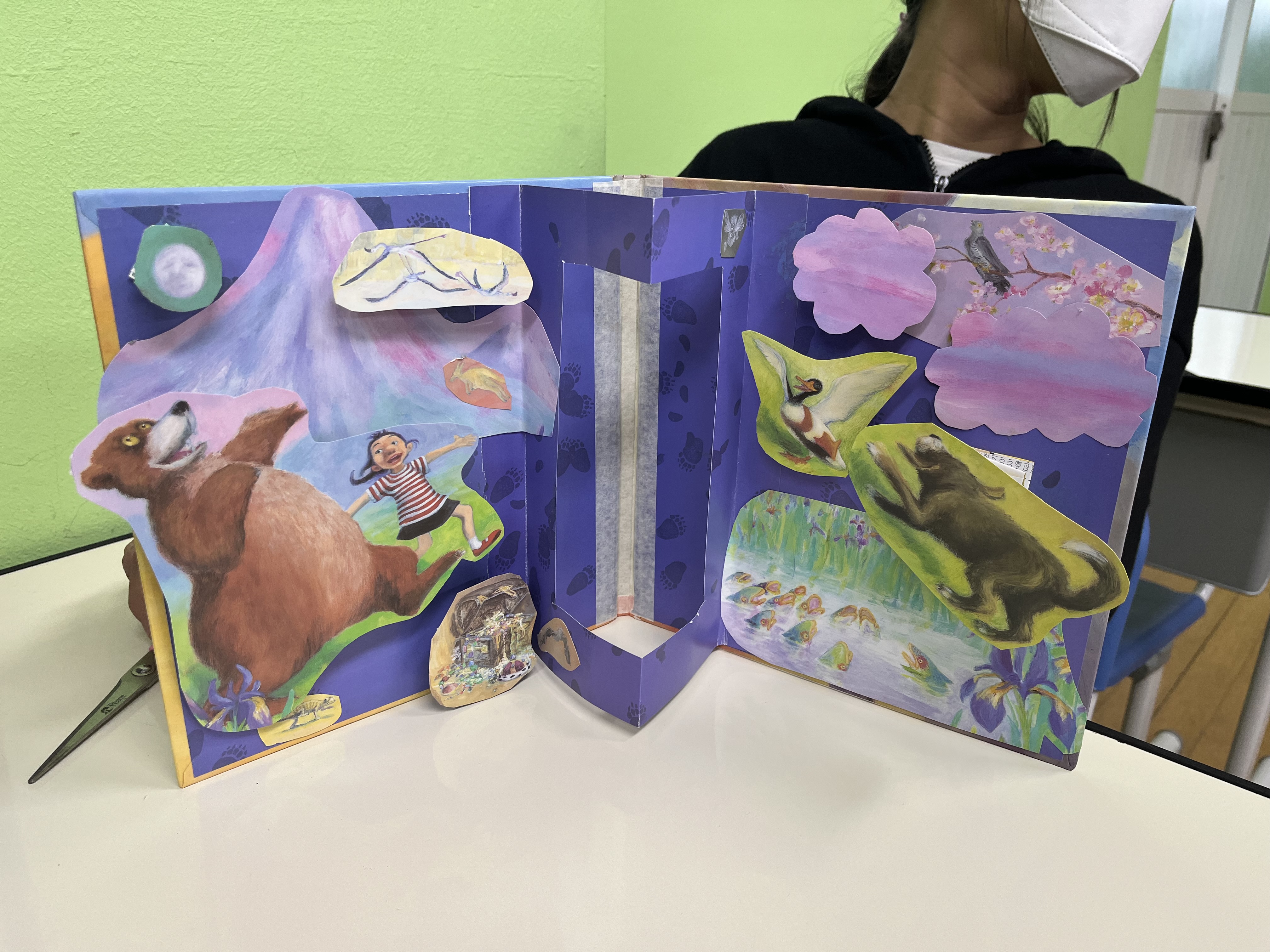 ▲ 동화책을 재활용한 팝업북